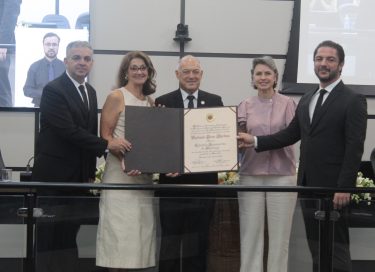 Grão-Mestre do Grande Oriente do Paraná recebe Título de Cidadão Benemérito de Maringá